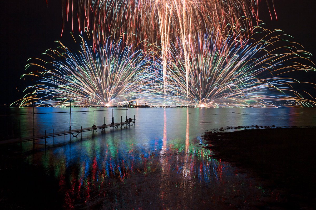 clubgets's tweet photo. 【打ち上げ数国内最多の4万発！】8月15日(土)に開催される「第78回諏訪湖祭湖上花火大会」観覧席付バスツアーが売れてます！クラブゲッツではお帰りのバスでリラックスして過ごせるアイマスク、スリッパをご用意しました。 https://t.co/aThTwrLqHA #諏訪湖祭湖上花火大会 #水上花火 #バスツアー https://t.co/S7NwFCDWFZ