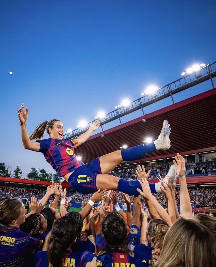 iamfvr22's tweet photo. Ha llegado el día... 💔

Hoy termina una era: es el último día de Alexia Putellas como jugadora del Barça. 💙❤️

La inigualable 11 La eterna capitana La reina indiscutible Una leyenda del fútbol

Siempre contigo, como el primer día🥹❤️‍🩹 https://t.co/Mmln8oaH0X