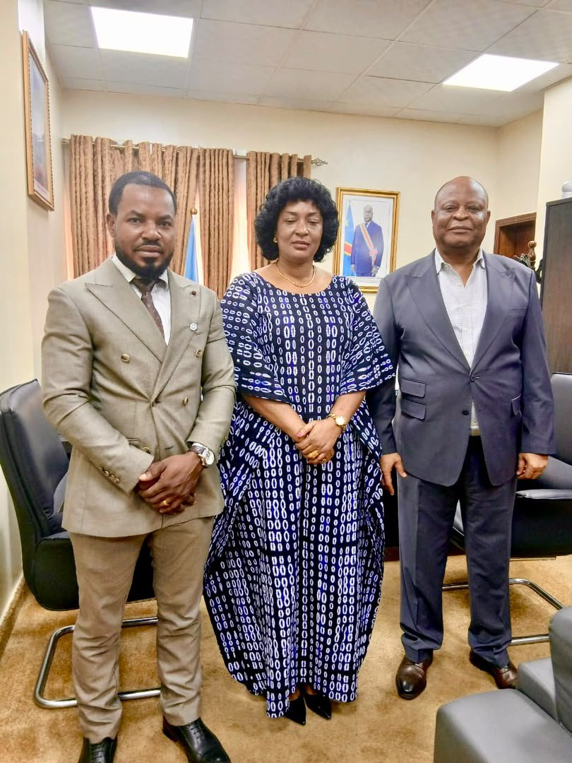 denise_kabongo's tweet photo. Honorée d'avoir été reçue par Jean Paul Mukolo Nkokesha. En ma qualité de Stratège et Vice-Présidente du Corridor des Stratèges du CHESD, nos échanges ont porté sur la gouvernance et le leadership au service de la République démocratique du Congo. Merci pour cet accueil. https://t.co/ZaviLUa6xa