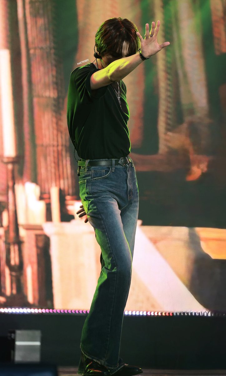 hyeokfs's tweet photo. body so tea https://t.co/aaMKrTtzzO