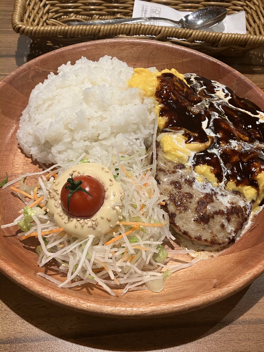 reg5Ghost's tweet photo. 30日今回は、行けなかった🌺
華打ちたかったけど30日だけじゃないよね、、、
最近週2で、びっくりドンキー行ってる　笑
ペッパーが1番美味しかった🔥 https://t.co/kMDADoeT3J