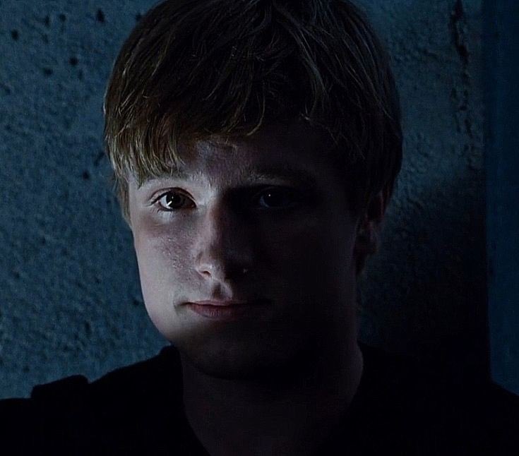 haderfluffyhair's tweet photo. Nothing beats josh Hutcherson as peeta Mellark https://t.co/lI8XGM3qi5