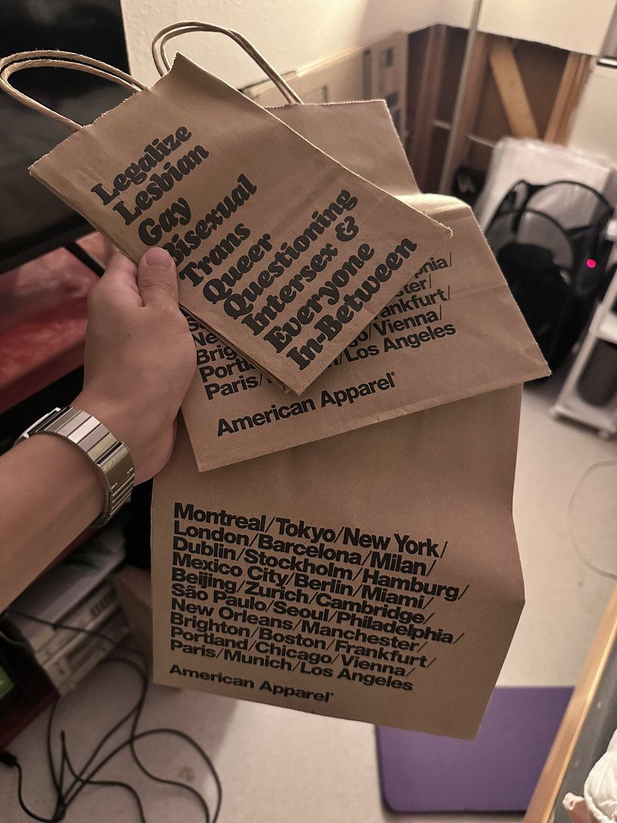 josh550am's tweet photo. Found a stash of American apparel paper bags OMFG I was tumblr DOWNNNNN as a teenager https://t.co/RqH62e82q2
