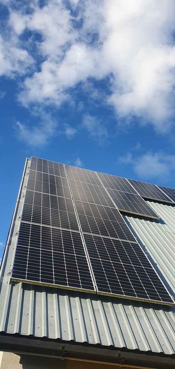 BaleseneO's tweet photo. Is solar response to the supply crisis in hydrocarbons?
Can be partly for gas by reducing its demand. Less if a shift on gas price dependence occurs.
It cannot replace oil https://t.co/DsL7UfPItE