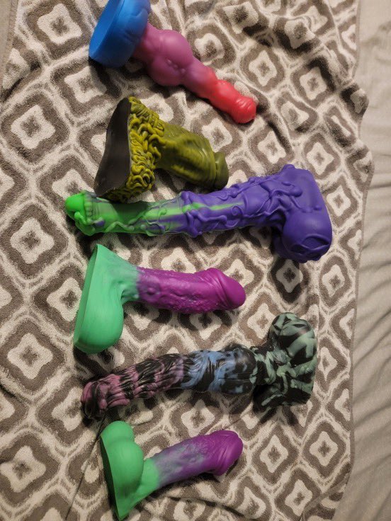 Blackisbetter0's tweet photo. Steps to being a true submissive sissy: using huge dildos &amp; butt plugs to prepare your holes. 1st -you surrender your body &amp; tribute, your dick in chastity, then have a Black Kings gangbang session. If you’re ready to begin,comment ‘I am your obedient sissy slave King’,RT &amp; Dm 😈 https://t.co/odMPVDN45h