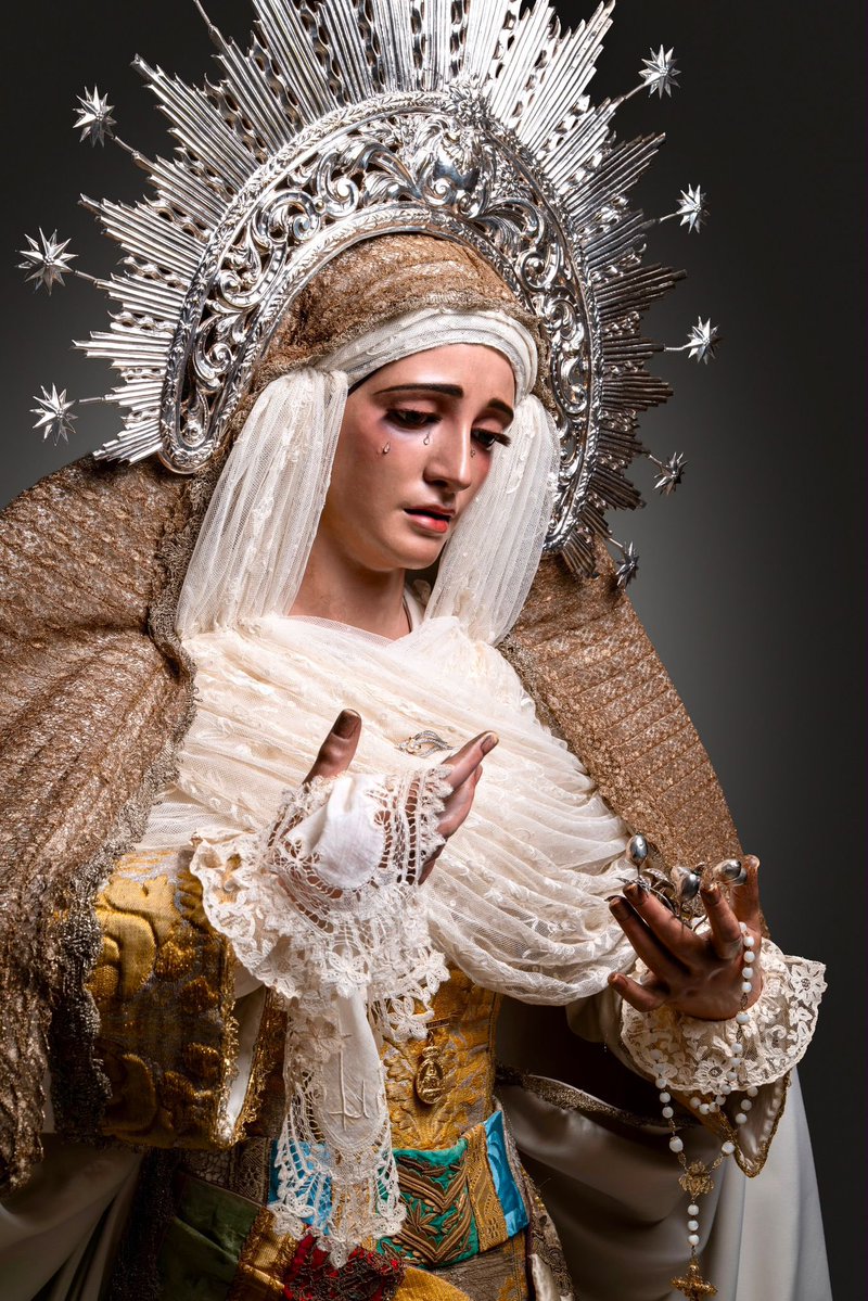 HermandadPaz's tweet photo. María Santísima de la Paz ha sido vestida para el tiempo estival. 

Regina Pacis, Ora Pro Nobis.

📸: @davidariaspozo https://t.co/O3wmdZfP1w