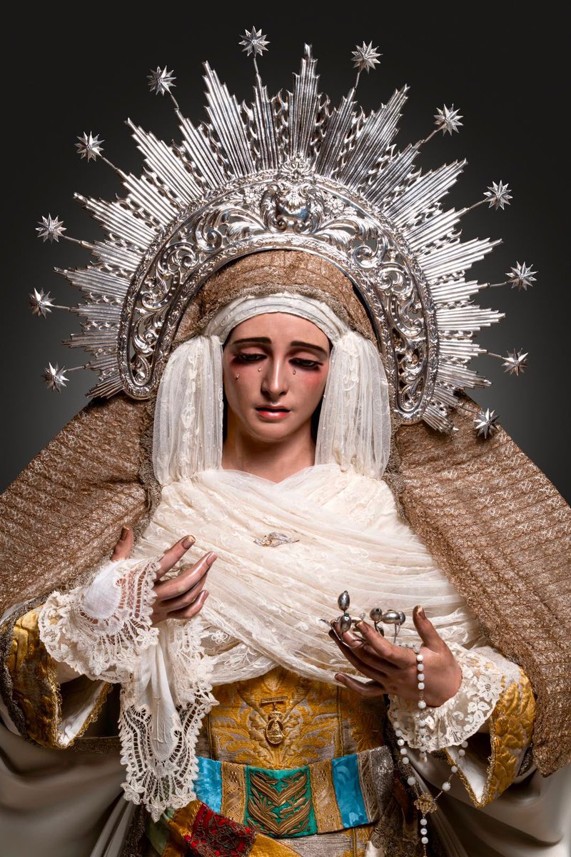 HermandadPaz's tweet photo. María Santísima de la Paz ha sido vestida para el tiempo estival. 

Regina Pacis, Ora Pro Nobis.

📸: @davidariaspozo https://t.co/O3wmdZfP1w
