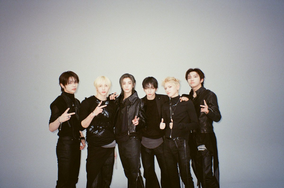 thekpop2Of's tweet photo. 필름카메라로 기록한 6월의 추억📸 7월에도 쭈욱 엠투와 함께해요❣ #6월의엠투 #M2film #SC_ORIGINAL #보이넥스트도어 #BOYNEXTDOOR @BOYNEXTDOOR_KOZ https://t.co/NOKruLp2nU