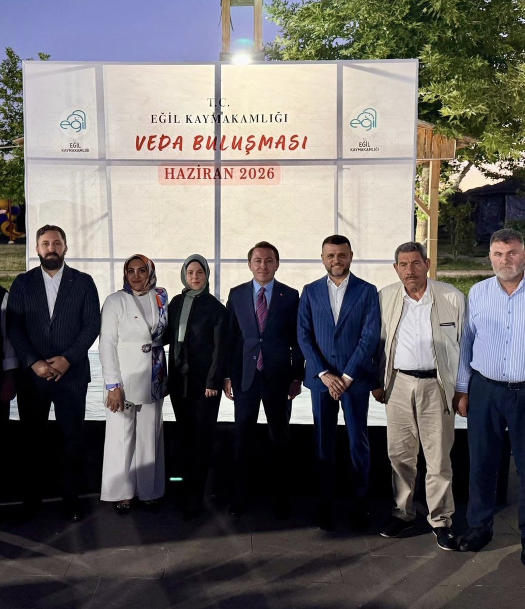 Ucarboran's tweet photo. Her veda, yeni bir başlangıcın habercisidir. Yolunuz açık, bahtınız güzel olsun Sayın Kaymakamım. Eğil sizi daima güzel hatırlayacaktır. @Volkanhulur  @seydaoglufirat https://t.co/ENx5M2N7sj