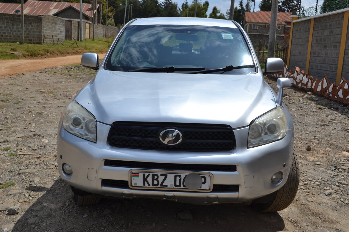 MrBlessedAddie's tweet photo. Toyota Rav4 on sale
4WD 2500cc
Low mileage 174K genuine
Clean  buy and drive. 
Asking 1.1M negotiable  upon viewing
Call 0790821209 https://t.co/0ZmKYcgw1O