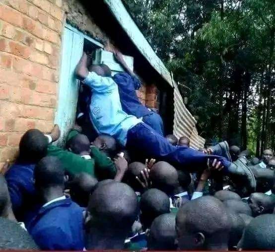 Weeh Mzee™ tweet media