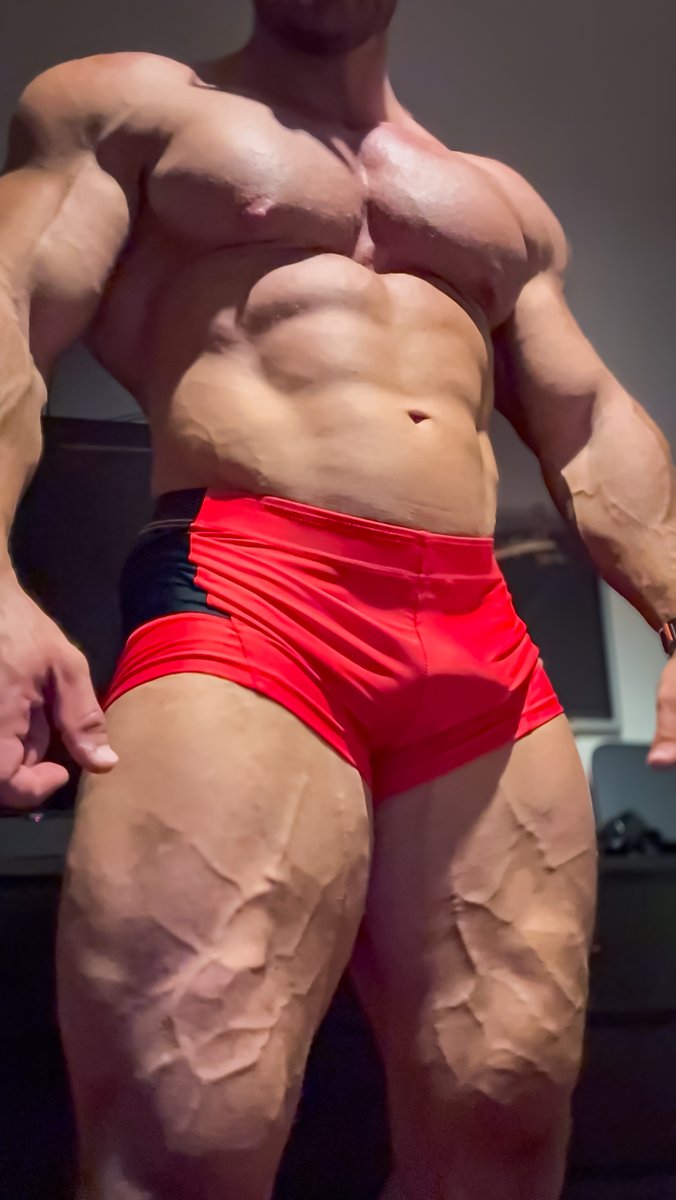 BerlinDominator's tweet photo. 🦍🔥 Built to stand out.