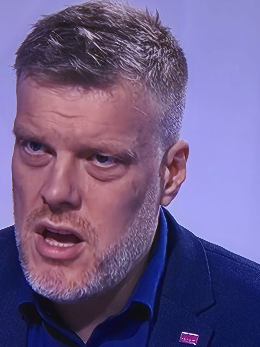 59Jpiech's tweet photo. Wczoraj w polszmacie ,dzisiaj w tvnie Zanberg   ktorego partyjka ma w porywach 3%  za nic nie bierze odpowiedzialnosci poza nasza kasa z dotacji oczywiscie poszedl pluc na premiera  rzad ,Trzaskowskiego i wszystkich swietych .Ten typ juz nigdy nie powinien znalesc sie w Sejmie! https://t.co/iBUOAIR3F3