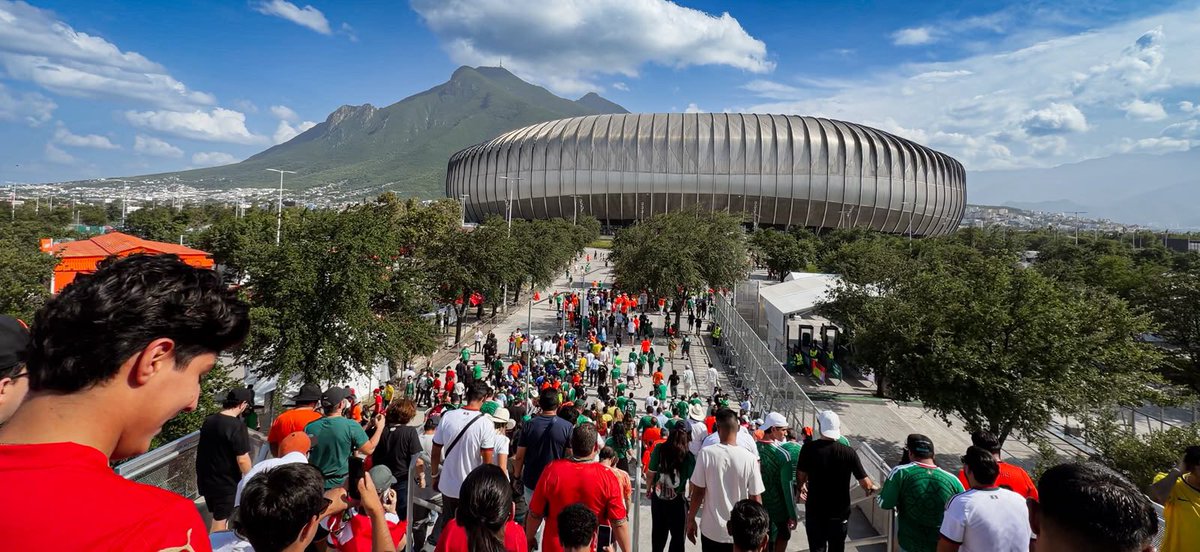 Carlos_Ponz's tweet photo. Te rifaste, Monterrey.
Tenías que hospedar más juegos. Incluido uno de México.

Hasta siempre. Qué sede del Mundial 26. https://t.co/DulOsS60yY