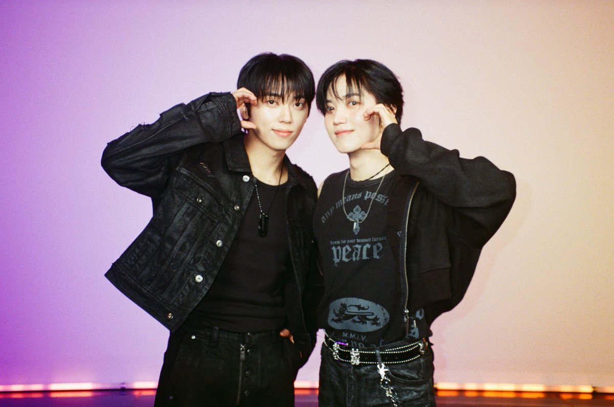 lowqual_ks's tweet photo. 260630 엠2film #뀬승 https://t.co/fUFSc6NazY