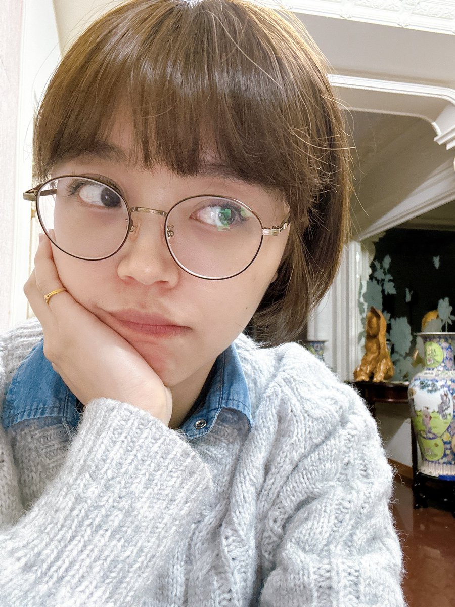 w7481w's tweet photo. 大家是從什麼時候開始覺得約會噴香水是一種禮貌啊？😅 我現在真的覺得不管男生女生，身上沒點香味好像不行～但太濃又不行，鼻子很挑剔欸😤

目前我最愛的還是寶格麗的極致，還有Trussardi的蟒蛇，不過這兩款真的很看人噴啦

極致比較適合斯文禽獸型的
蟒蛇就適合粗獷禽獸型的

之前也很愛不可 https://t.co/YVMB6yaKjE