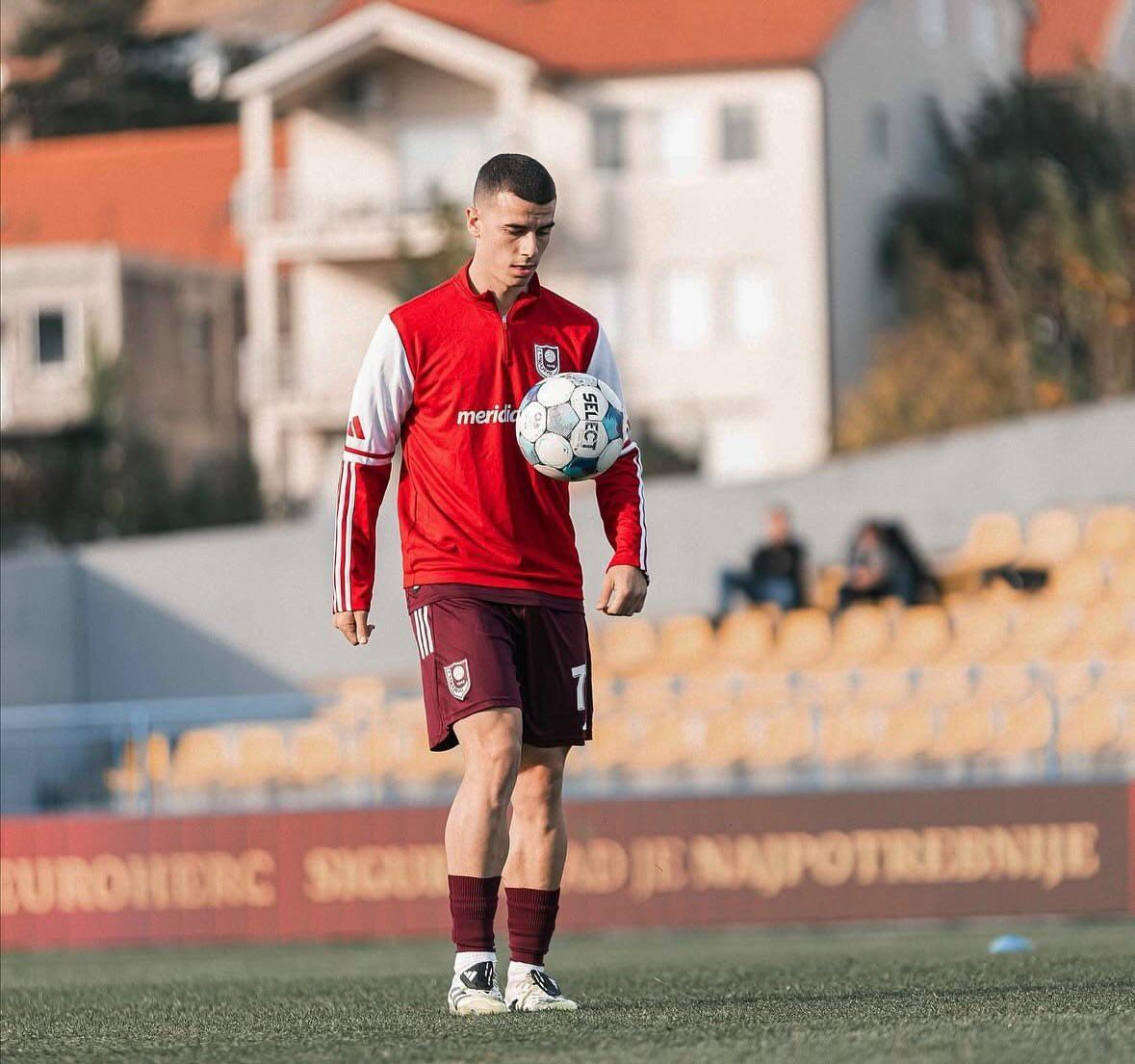 Ma_Moro1's tweet photo. Mihael Kuprešak produžio je ugovor sa Sarajevom do 2029.
#fksarajevo #wwinbih #bihpl #osijek
insta: hnl_navijackazona🤝🏻 https://t.co/sjOTpTDdBU