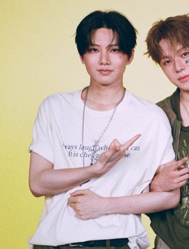 PLAZANAKA's tweet photo. หล่อเนอะ ㅠㅠㅠㅠ

#JUNKYU #준규 #TREASURE https://t.co/7njKAnakyM