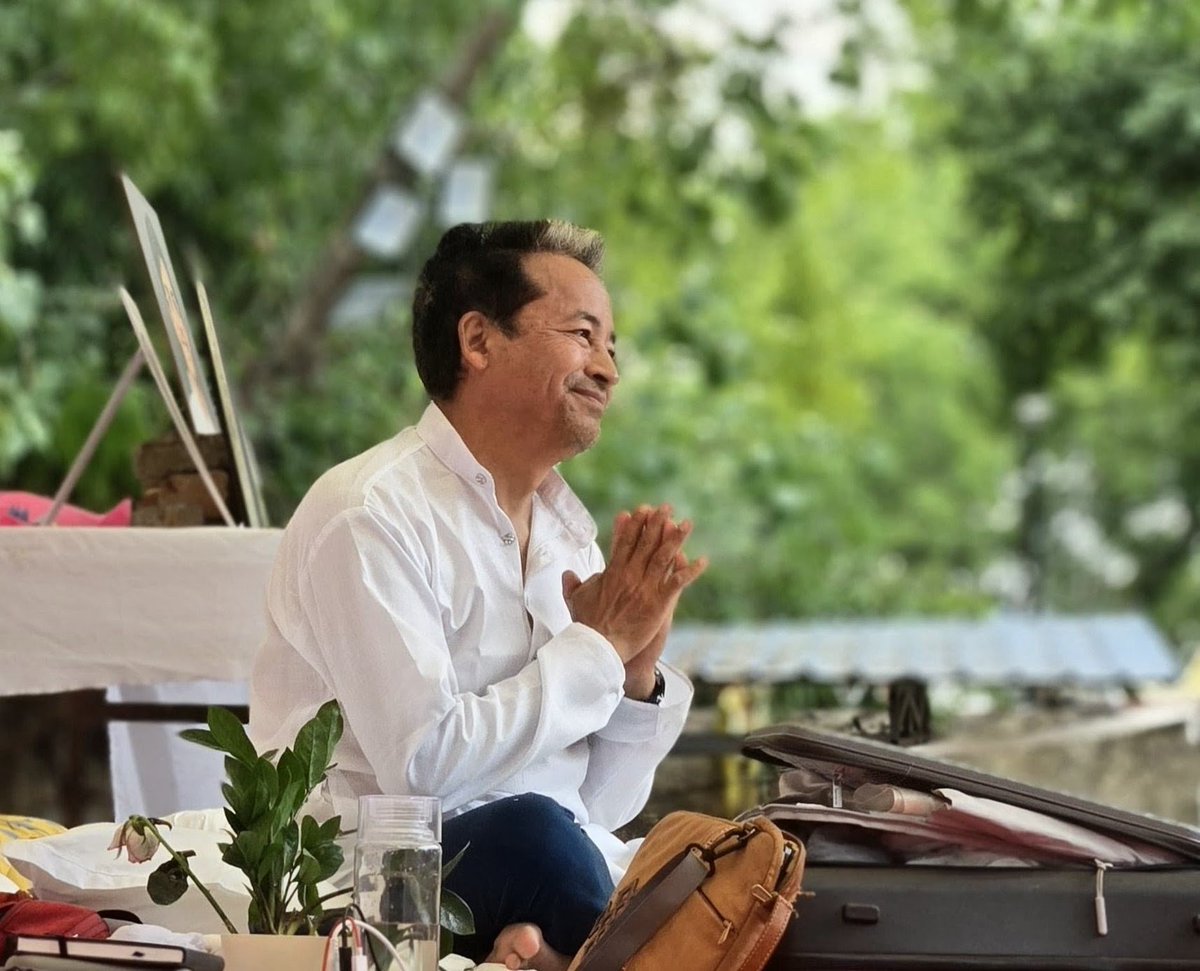 cockroachyz's tweet photo. @Wangchuk66 जी की भूख हड़ताल का आज तीसरी दिन है
हालांकि सरकार पर फड़क नहीं पड़ता
#SonamWangchuk #cjp #CockroachRepublic #JantarMantar
#HungerStrike #delhi #protest #DelhiProtest https://t.co/KfYMfz6wcw