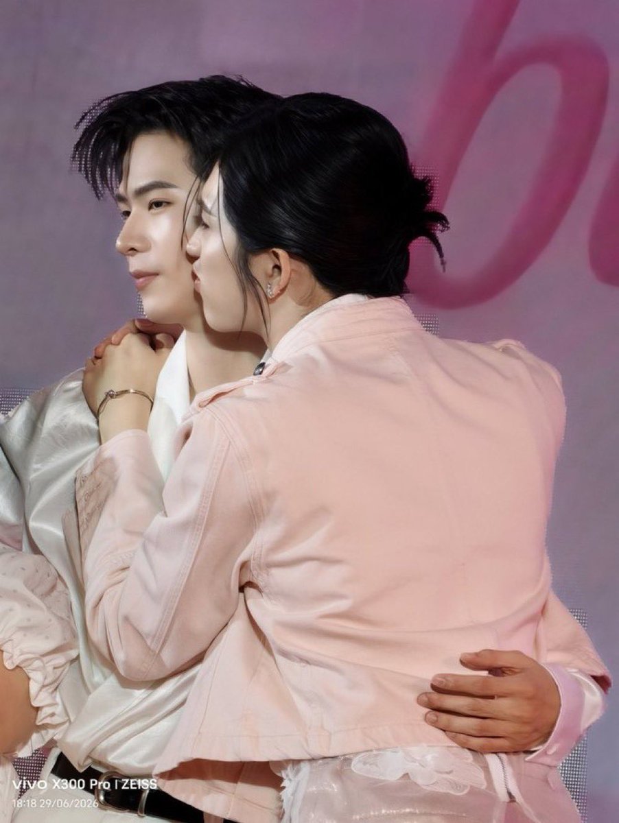 CAXEN_K's tweet photo. คนสวยมีม๋าเด็กเป็นของตัวเองกันหมดเลยน้อ https://t.co/R2IvOBB5ML