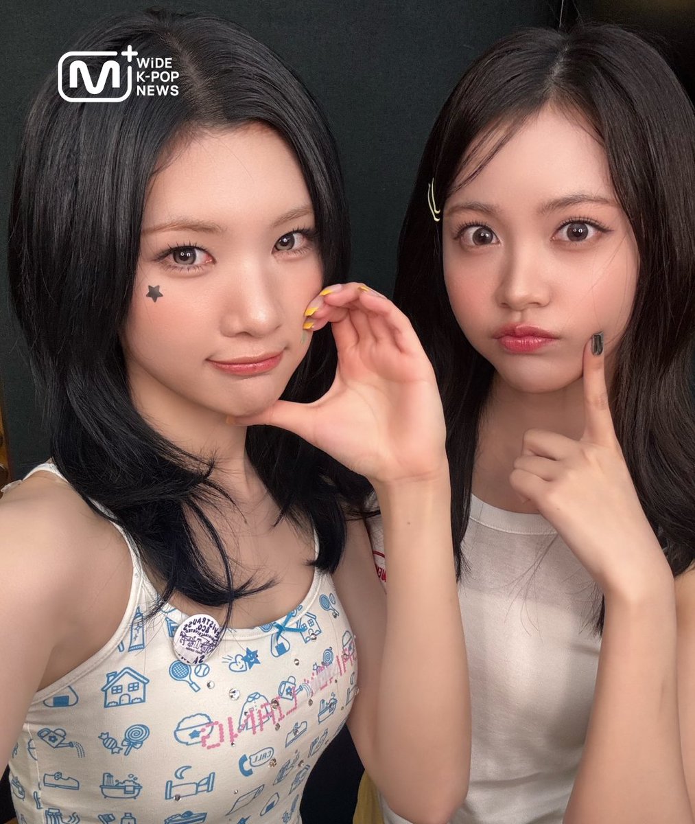 mnetplus's tweet photo. [WiDE K-POP NEWS📰] 올여름은 Hearts2Hearts가 접수୧⁎ᵕᴗᵕ⁎୨

청량한 매력 장착한 칼국쭈가
싱그러운 여름날 찾아왔어요 ｡.:･*🌿

*.☆⸜아앗 눈부셔⸝♡.*
칼국쭈 미모가 너무 상큼한 탓일까...ෆ

카르멘 & 주은의 새콤달콤한 반모 Q&A
🍋오직 Mnet Plus 앱에서 풀버전 바로 시청🍋

🔗 https://t.co/2PH6BFlHoo

=

[WiDE K-POP NEWS📰] Hearts2Hearts takes over this summer! ୧⁎ᵕᴗᵕ⁎୨

Kalgukjju is here with sparkling vibes,
bringing breezy summer energy｡.:･*🌿

*.☆⸜Too dazzling to handle⸝♡.*
Could it be because their visuals are just that refreshing…? ෆ

CARMEN & JUUN’s sweet & zesty Banmal-mode Q&A!
🍋Full version only on Mnet Plus app🍋

🔗 https://t.co/2PH6BFlHoo

#Hearts2Hearts #하츠투하츠 @Hearts2Hearts 
#VotePlayLove #All_of_KPOP #엠넷플러스
#WiDEKPOPNEWS #와이드케이팝뉴스 #MnetPlus_ORIGINAL