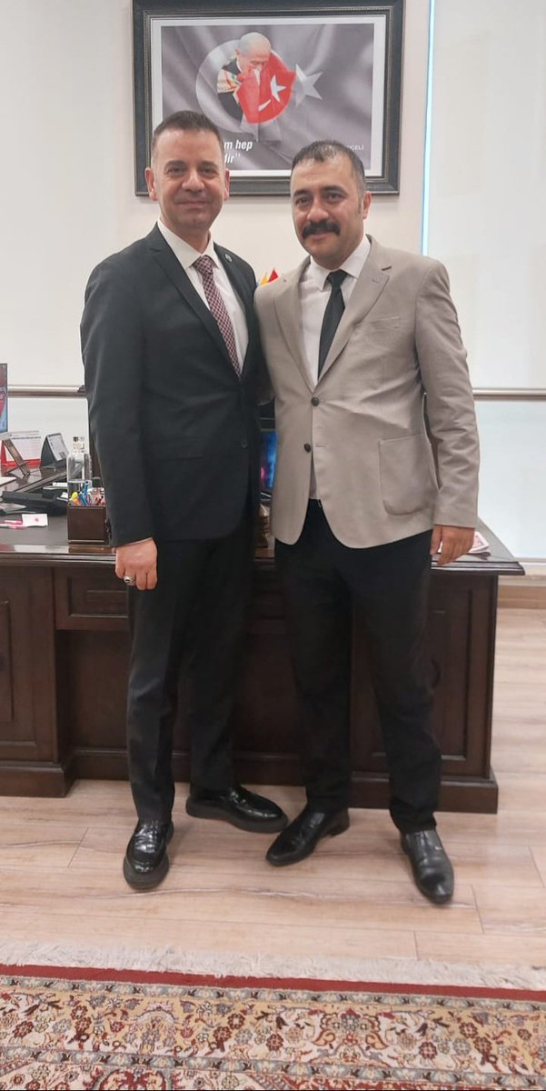 ProfKoksal's tweet photo. Liderimizin Özel Kalem Müdür Yardımcısı kıymetli reisim, ağabeyim Muhammed Bilal Aydın başkanımla. Lidere sadakatin ve bağlılığın vücut bulmuş halidir benim ağabeyim. Rabbim yar ve yardımcın olsun inşallah reisim. @M_BilalAydin @MHP_Bilgi @dbdevletbahceli https://t.co/bdZN7M1NDk