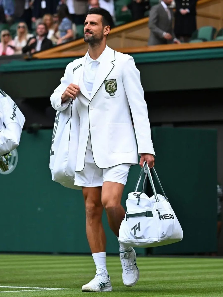 savanov64's tweet photo. Увек занимљив, креативан и оригиналан! Наш @DjokerNole ! 💙 https://t.co/MWQDGZaUSO
