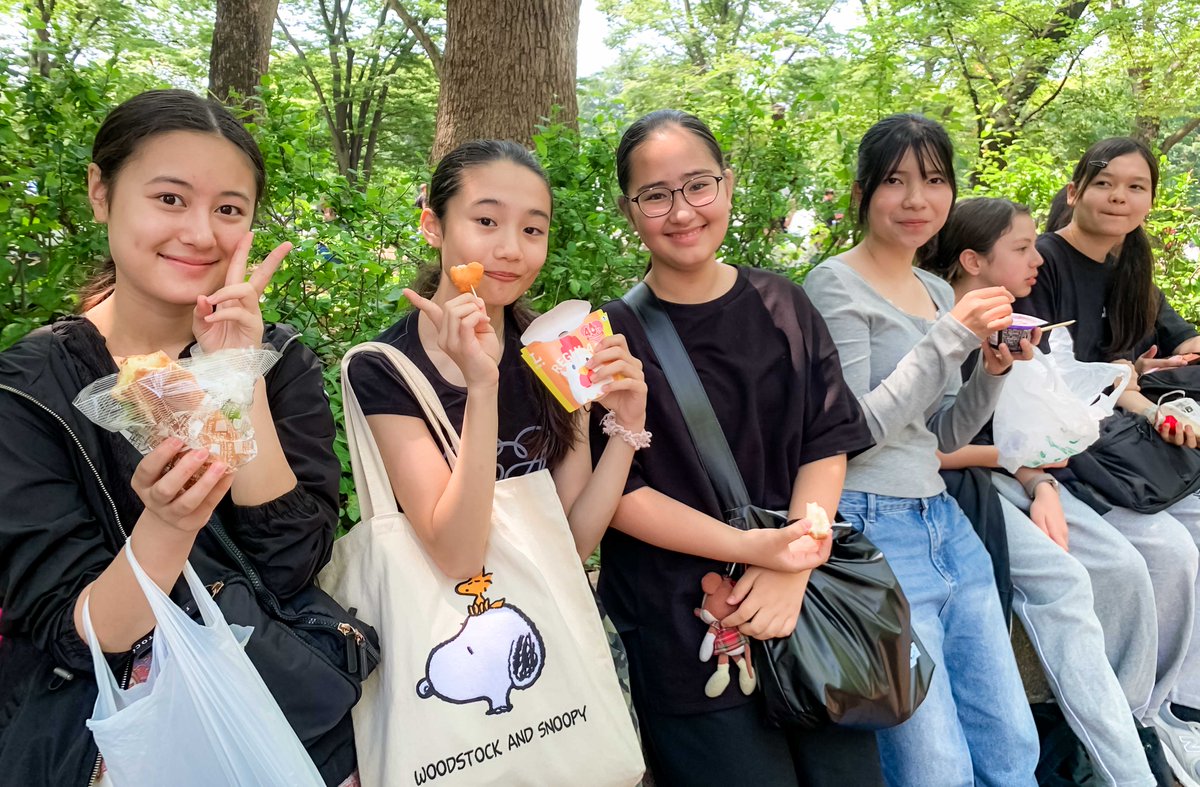 lfitokyo's tweet photo. LES MATHÉMATIQUES AU CŒUR DU VIVANT 🔬🌿
À Ueno, les 5ème A et D du #LFITokyo ont relié maths, biodiversité et sciences lors d’une sortie au musée.
Apprendre autrement. 📐✨
#aefe
@aefeinfo @AEFEAP @ambafrancejp @fltfapee https://t.co/ptvrD0NrJu