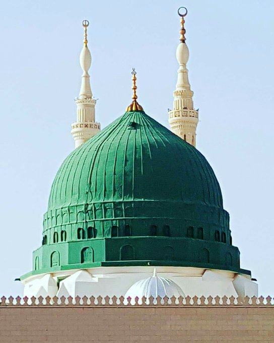 EmadAlDesouki's tweet photo. اللهم صل وسلم على سيدنا ومولانا محمد وعلى آل سيدنا محمد، ركن الدين القائم، وبيت الشرف والعز الدائم، وعنصر المجد المنتخب من أشرف الأواصر وأطيب الكرائم، الذي دفعت ببركته العظائم، وأحلت له الفتوحات والغنائم، وكانت قبل ذلك حجرا محجورا. https://t.co/7JSLJM4FzB