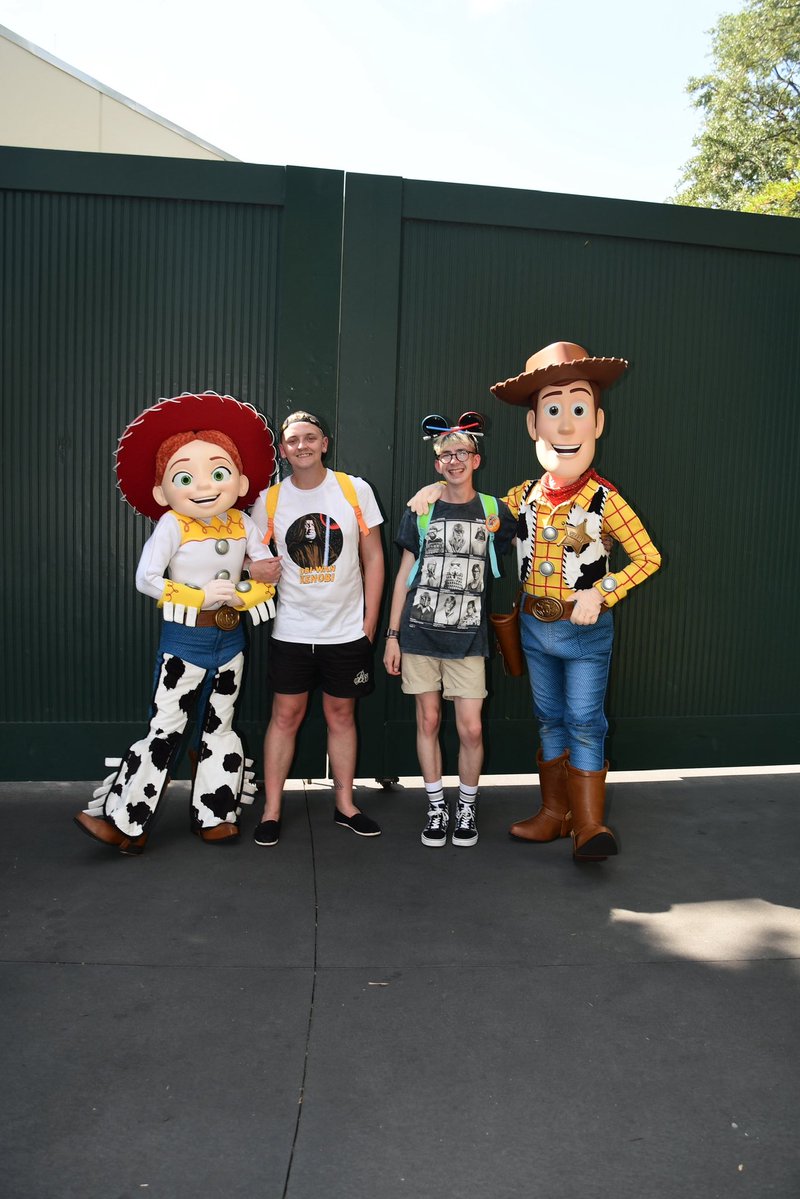 tom_dix_'s tweet photo. I want to be living my best Disney life so bad right now https://t.co/GNNeTnOUzr