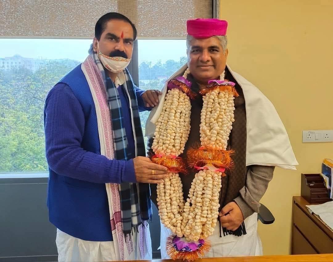 gopaljeebjp's tweet photo. केंद्रीय मंत्री आदरणीय श्री @byadavbjp जी को समस्त मिथिलावासियों के तरफ से जन्मदिवस की अनंत शुभकामनाएं व बधाई।

माता जानकी जी से आपके दीर्घायु जीवन व उत्तम स्वास्थ्य की मंगलकामना करता हूं, माँ जानकी जी की असीम कृपा आप पर सदैव बनीं रहें और आप सदैव प्रसन्न रहें। https://t.co/nQmHmsL5Qd