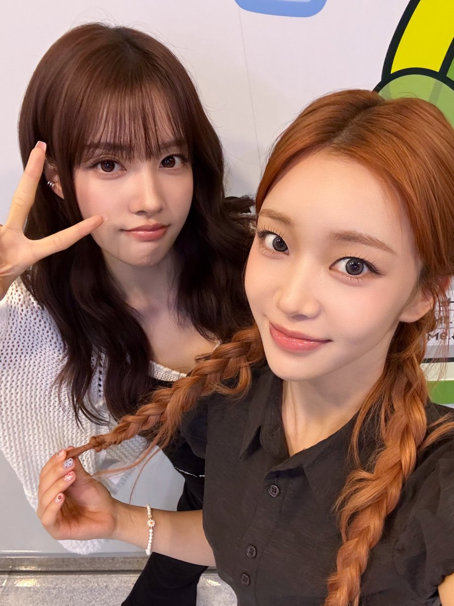 STAYC_official's tweet photo. 260630
#KBSCoolFM #가비의슈퍼라디오

#STAYC #스테이씨
#Sumin #수민
#Yoon #윤 https://t.co/2lnqUsXolT