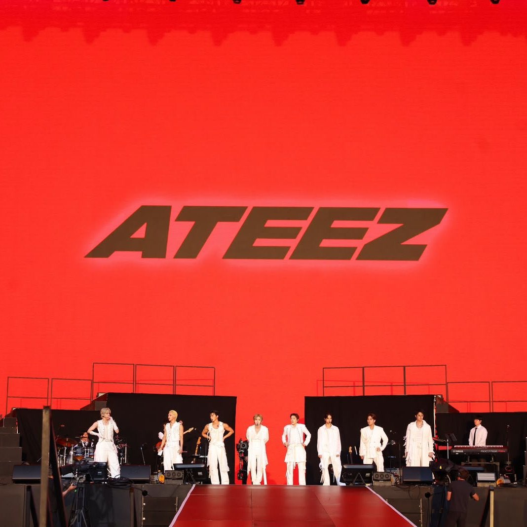 ChartUpdate_'s tweet photo. ATEEZ delivered a spectacular headline performance at BST Hyde Park, captivating a massive crowd with an incredible show. https://t.co/FyRTlQ4JuL