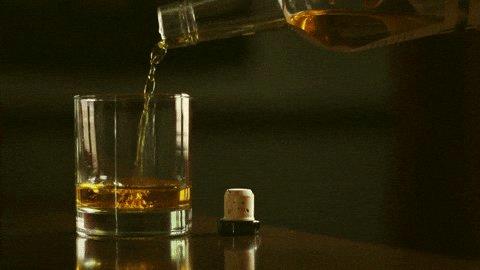 FranklinGaea's tweet photo. If $SPY reaches $755+ by Friday📈, I’m sending a Johnnie Walker Blue Label to a random person who likes and comments. Gotta be following me to qualify🥃 Good luck!✅❤️ https://t.co/24c3I3CdQ7