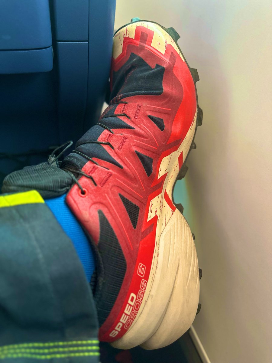 SteeltoeMaster's tweet photo. I'm in need for a footrest here. 😏
And while you’re down there, take care of those soles as well.

#salomon #speedcross #sneakerhead #gearhead #master #trampling https://t.co/RqKyNIEMmA