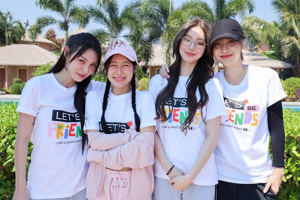 janjing1x's tweet photo. so proud and happy for them, international fanmeetings are finally happening with these four 😭💗 ITS GOING TO BE SO FUNNY AND CHAOTIC TOO https://t.co/cIDxoK9RpK
