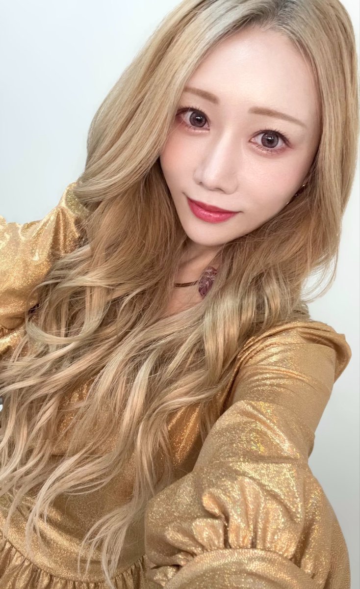 asamiLB's tweet photo. 🌹『TAKE IT ROSY！』🌹
この度もたくさん素敵なお衣装着させていただきました🥰ありがとうございました🤍🤍
全身はまたインスタに載せます💃✨
#及川光博 #ミッチー
#LOVEBITES #Asami https://t.co/yyRpnAYK0X