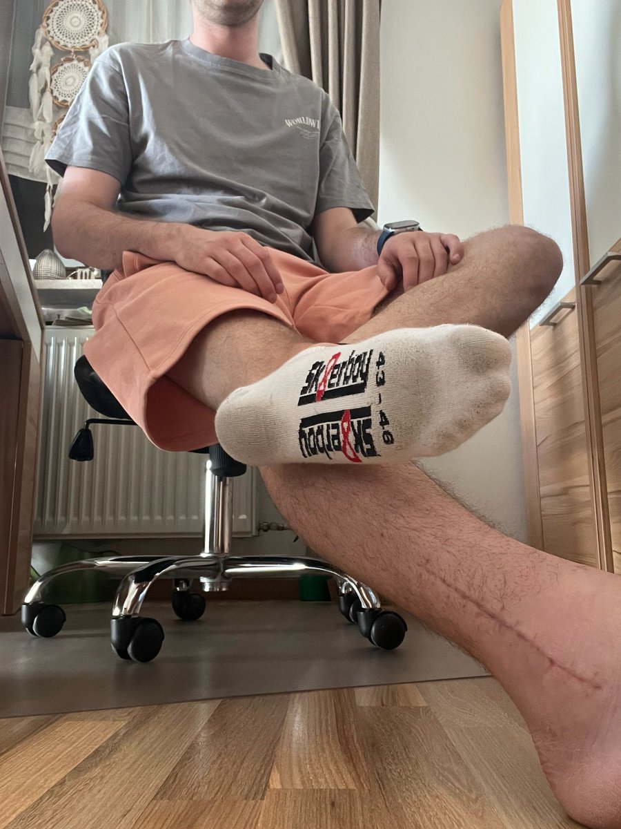 KingSize199619's tweet photo. Es ist schon echt peinlich, wie sehr du auf Kontrolle, Demütigung und Füße und verschwitzte Socken stehst
und ich werde das schön ausnutzen
#breathcontrol #masterfeet #orgasmus #sagging #sklave #sneakers #sniffen #socks #trampling #soccer #game #trampling #Konrollverlust https://t.co/VjQdu0xE1s