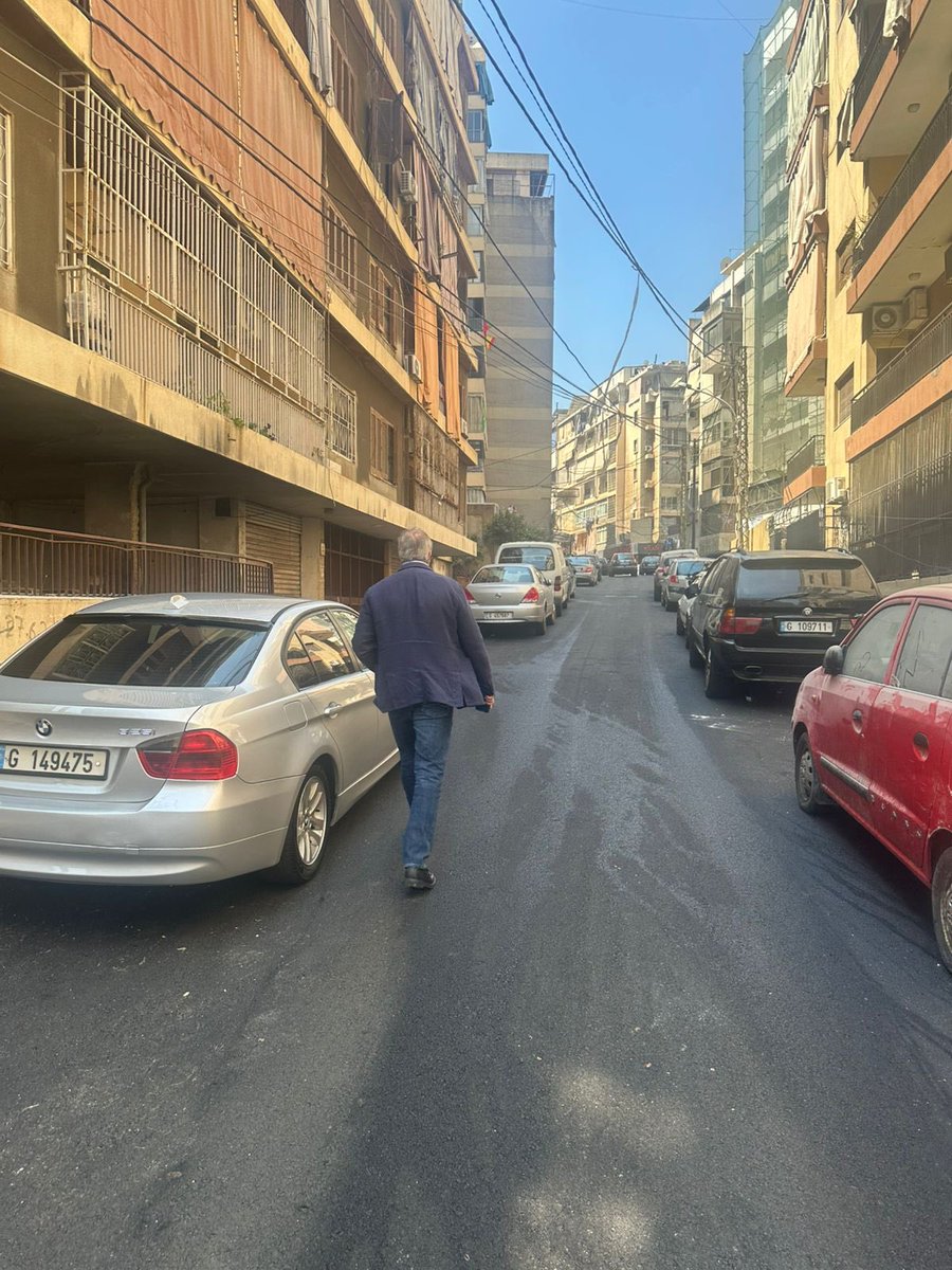 brahimzeidan's tweet photo. قمتُ بجولات تفقدية على أعمال التزفيت الجارية في عددٍ من مناطق العاصمة، للاطلاع على سير الأعمال ومتابعة تنفيذها، وذلك كحلّ مرحلي إلى حين استكمال التحضيرات اللازمة لإطلاق مناقصة شاملة على مستوى العاصمة لمعالجة هذا الملف بشكل متكامل. https://t.co/8nNr7lE3ve