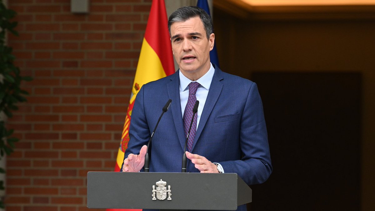 Encuestando's tweet photo. 📊 ¿Dónde prefieres vivir?

🔄 en la ESPAÑA de PEDRO SÁNCHEZ
❤️ en la ARGENTINA de JAVIER MILEI https://t.co/ZZEDC6ssBZ