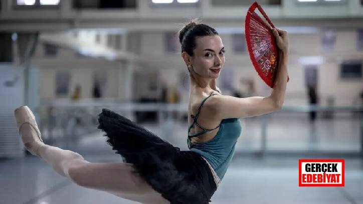 gercekedebiyata's tweet photo. Türk balerin Nilay Tahiroğlu Bolşoy Sahnesi'nde yarı finale çıktı
Uluslararası Moskova Bale Yarışması'nda Türkiye'yi temsil eden Devlet Opera ve Balesi sanatçısı Tahiroğlu, yarı finalde yarışmaya hak kazandı. 
https://t.co/3UVApR7p0R https://t.co/gBj0cWR5yL