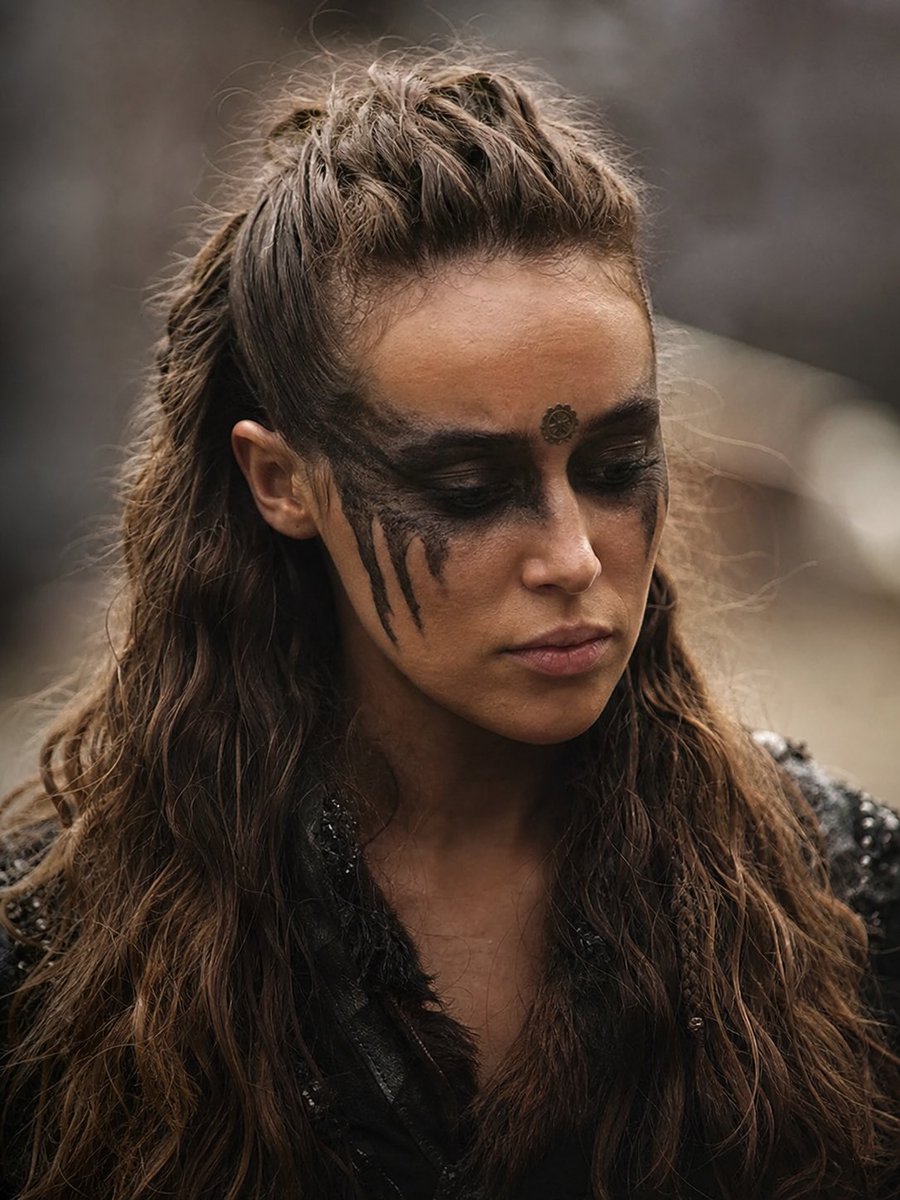 clexacomfort's tweet photo. After all these years? Always. #lexakomtrikru https://t.co/JZggOptawc