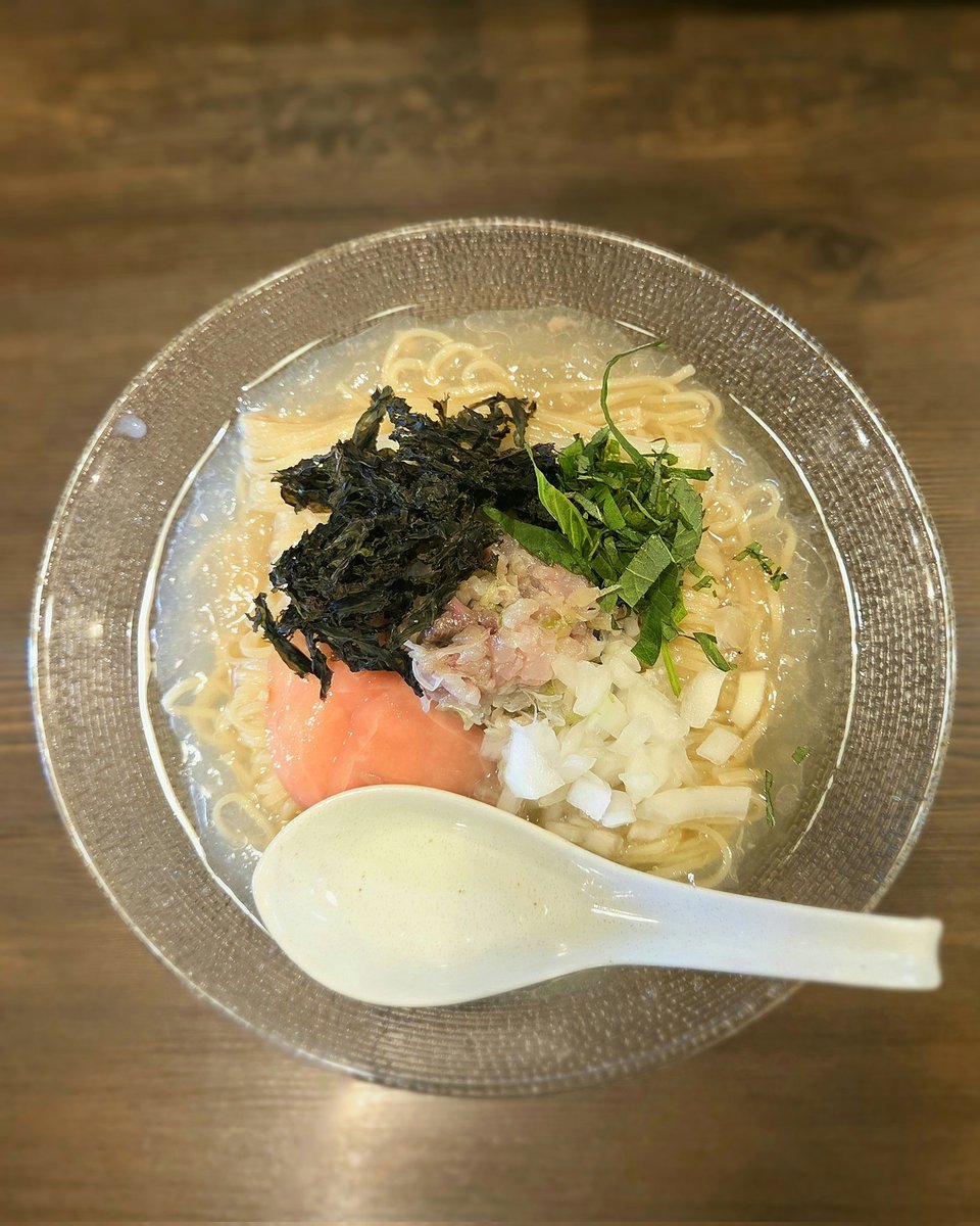 shutaka222's tweet photo. 結鶏麺
新生姜香る真鯵の冷やしそば
とりぶし玉ハーフ(冷)

シコシコ細麺にとろみのあるスープがよく絡む。鯵のマリネとスライス新生姜を始めとした具材を混ぜ合わせれば完璧調和されためちゃんこ美味い１杯に🥹
シンプルだがとりぶし玉も美味♪
ご馳走様でした😊 https://t.co/1KWQTq8DgC