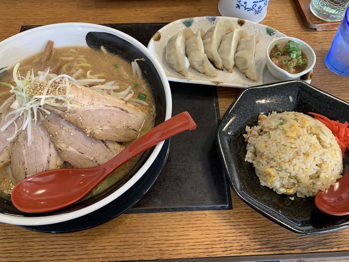 yuzleeeee's tweet photo. 前回より餃子増やしたけど足りなかった https://t.co/GXUk2BVboc