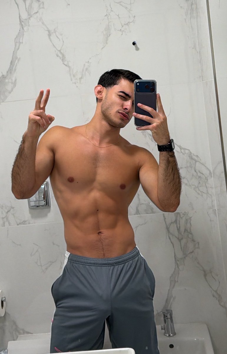 ValentinOnlyy's tweet photo. Buenas noches 💤 recién terminé live en Tiktok https://t.co/IrSF1UhSAQ