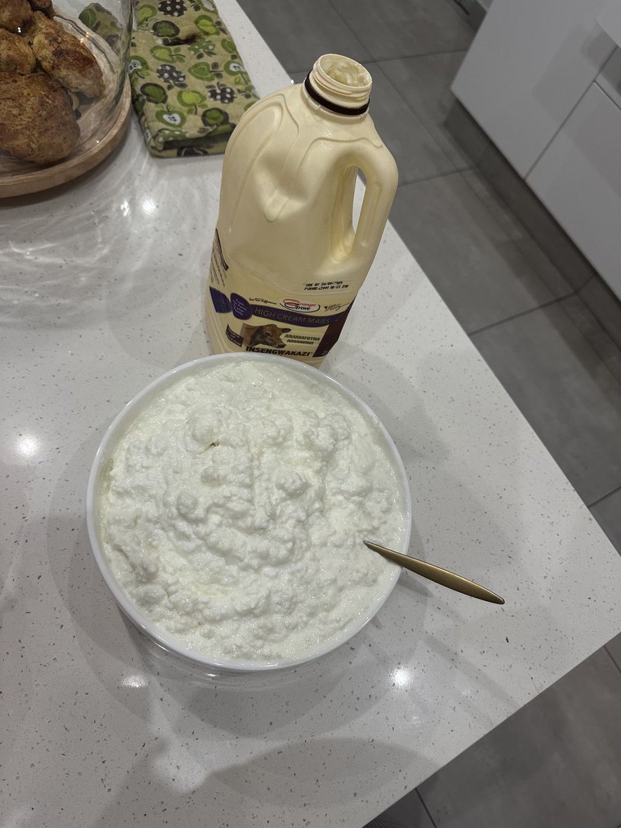 Priscil42973901's tweet photo. Good morning good people, today we will be at Soweto’s March and March . F1 is my breakfast and we will also be giving out free scones, coldrinks and water . Let’s Unite South Africans .
#June30
#MarchAndMarch https://t.co/mROec8wzSz