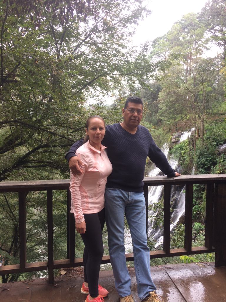 rendonsex1's tweet photo. Asi sea la madre de familia esposa más decente y guapa de años de matrimonio siempre, caera con el más guapo enseñando las tetas y siendo una nueva casada infiel https://t.co/6EQ5ua7m0G