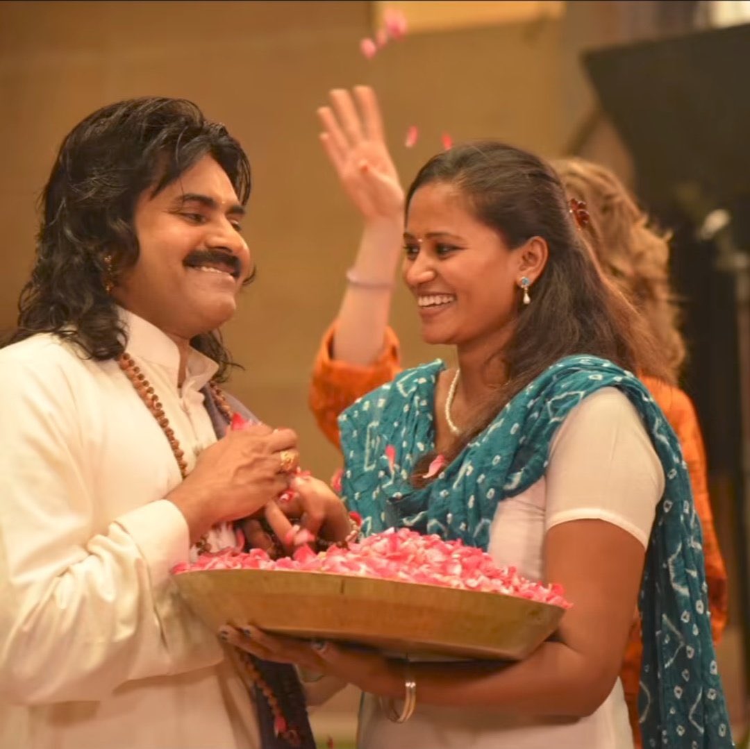 BManimanth's tweet photo. @DyCMGariTaluka Madyalo ee low class pawala Galla gola ento.chandhra anna modda gudisthe thappa MLA avvaledu . Most hyped movie tho vachi losses pedatadu https://t.co/FL6Gs6mtJW
