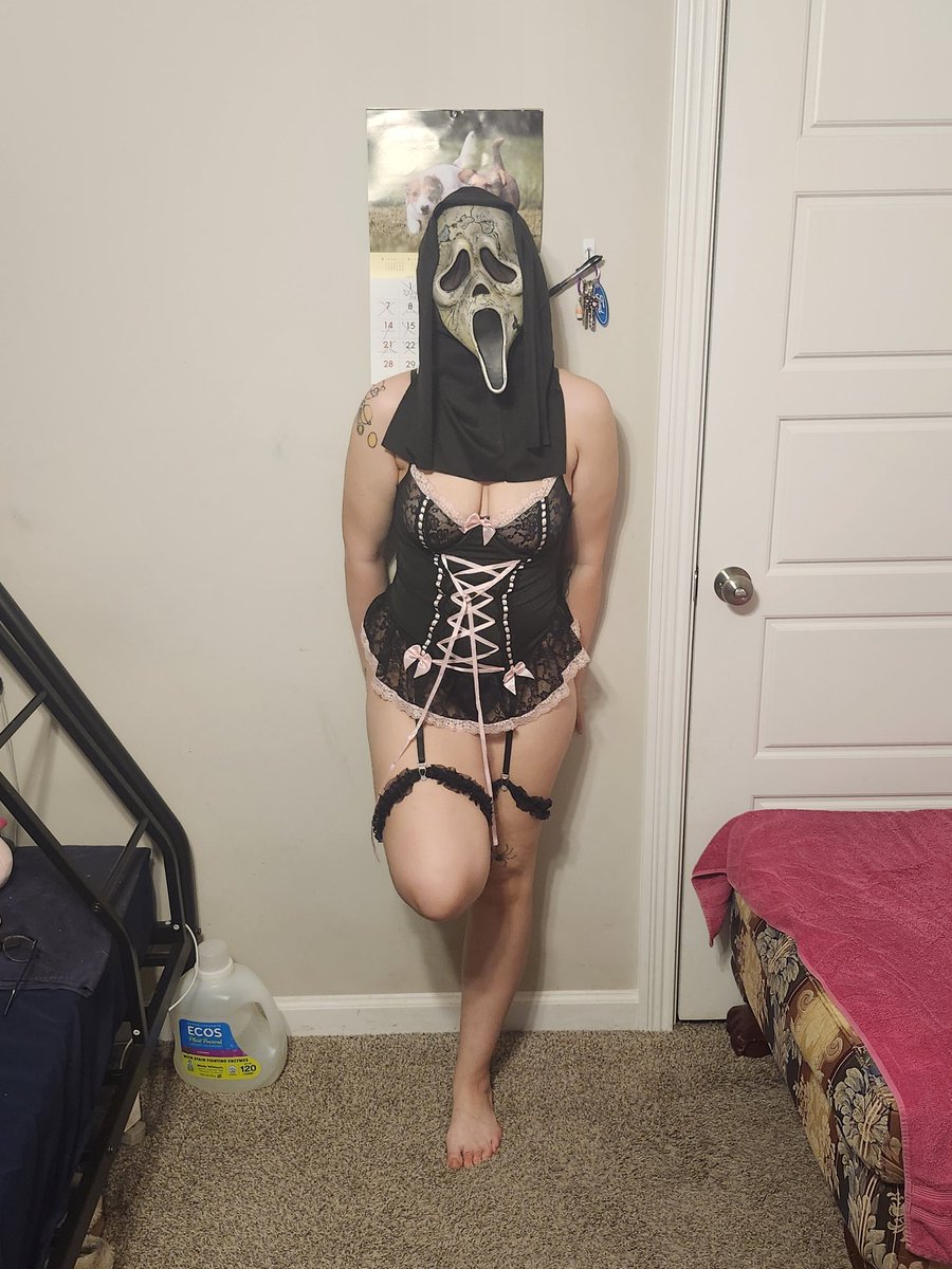 Ghostgurl220's tweet photo. Check more of me out here https://t.co/05ZQ9UBvjq
I have new products on the way come check them out with me #fyp #nsfw #CheckthisOut #Exclusive https://t.co/Bp7tqhXcHO