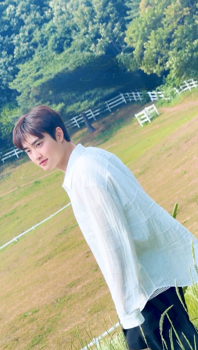 ddyo_0112's tweet photo. 🩵☁️햇살 도경수 배경화면 공유☁️🩵
사이즈는📱IPhone 17 Pro 기준입니다!

#도경수 #DohKyungSoo https://t.co/C3buzrnC7c